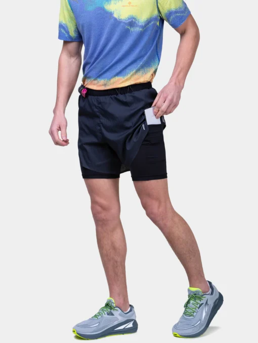 Short de Running Tech Race Twin Ronhill Hombre Negro - Imagen 3